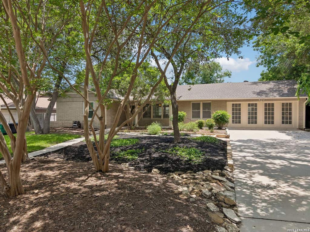 Photo of 438 Oakleaf Drive, San Antonio, TX 78209 (MLS # 1971508)