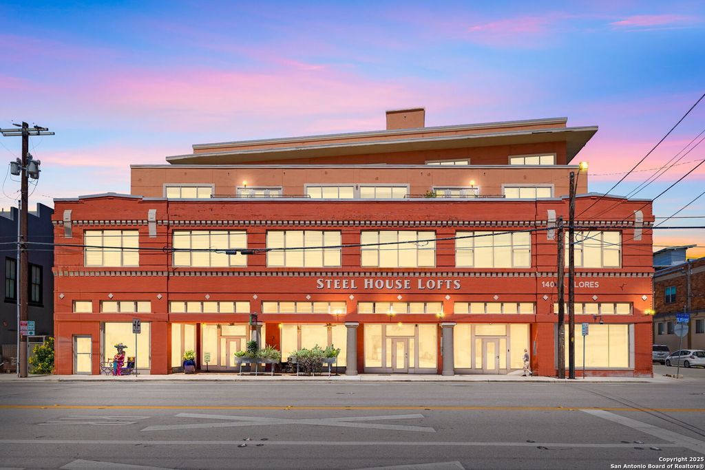 Photo of 1401 S Flores St #409, San Antonio, TX 78204 (MLS # 1887925)