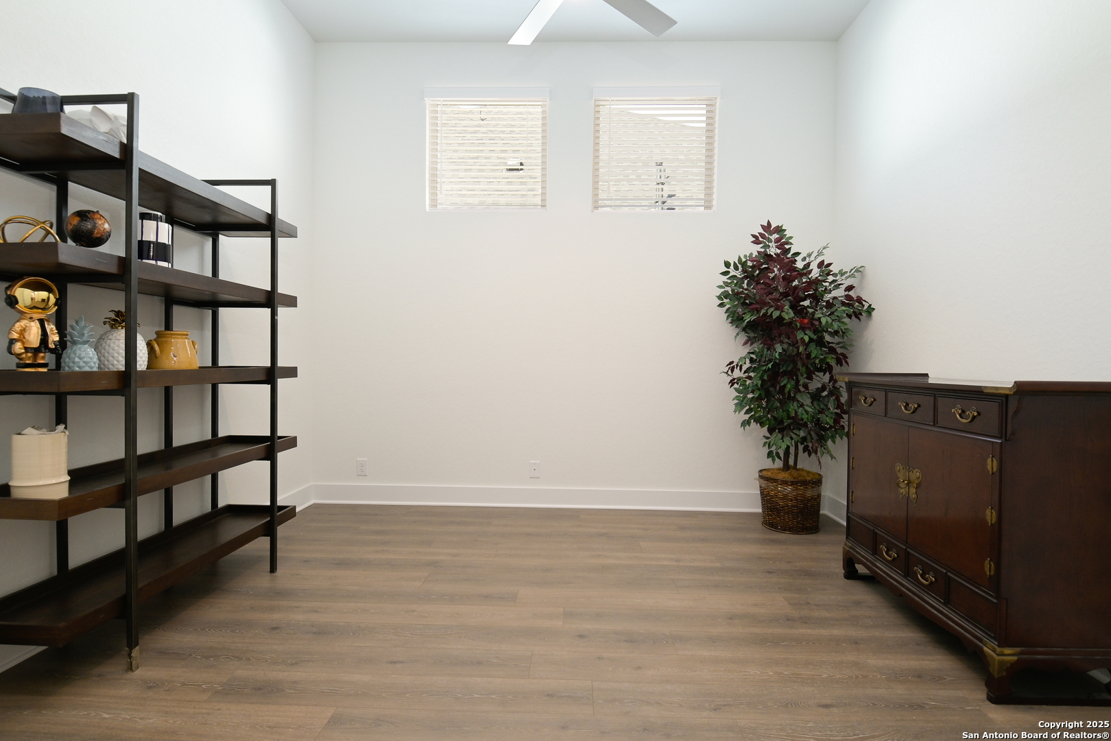 524 Cotorra Springs