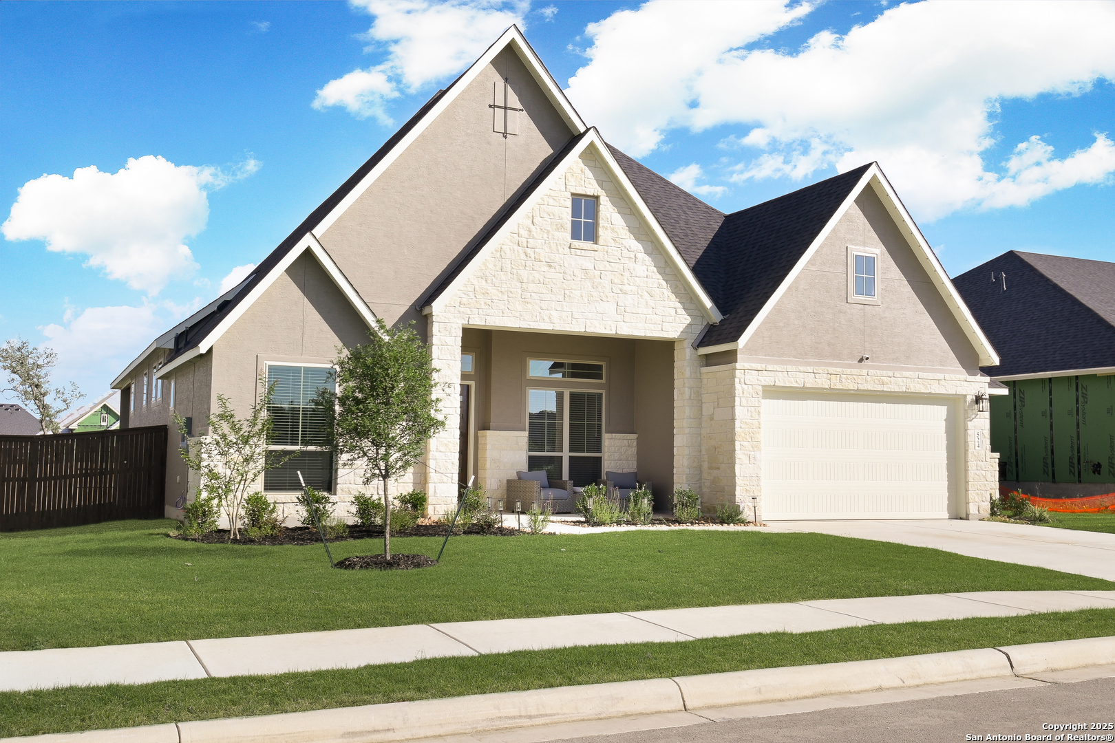 524 Cotorra Springs