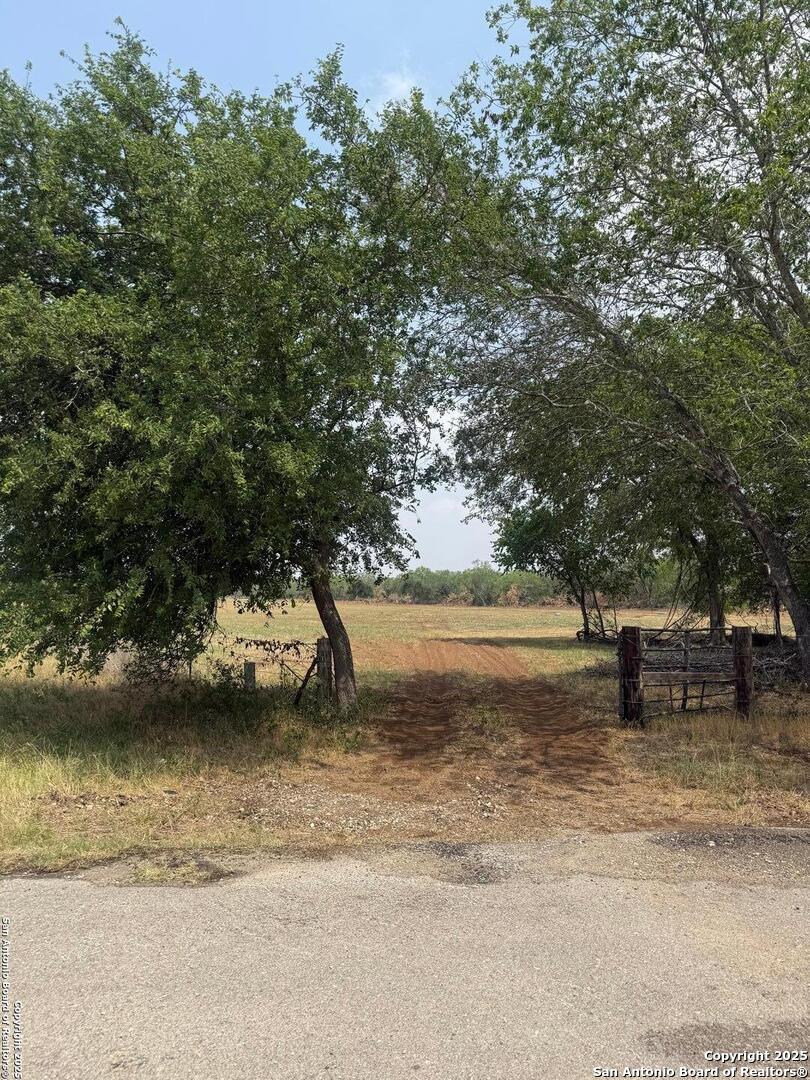 1404 US Highway 87 W