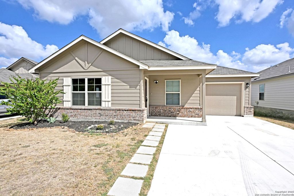 Photo of 2973 Greenbriar, Seguin, TX 78155 (MLS # 1915152)