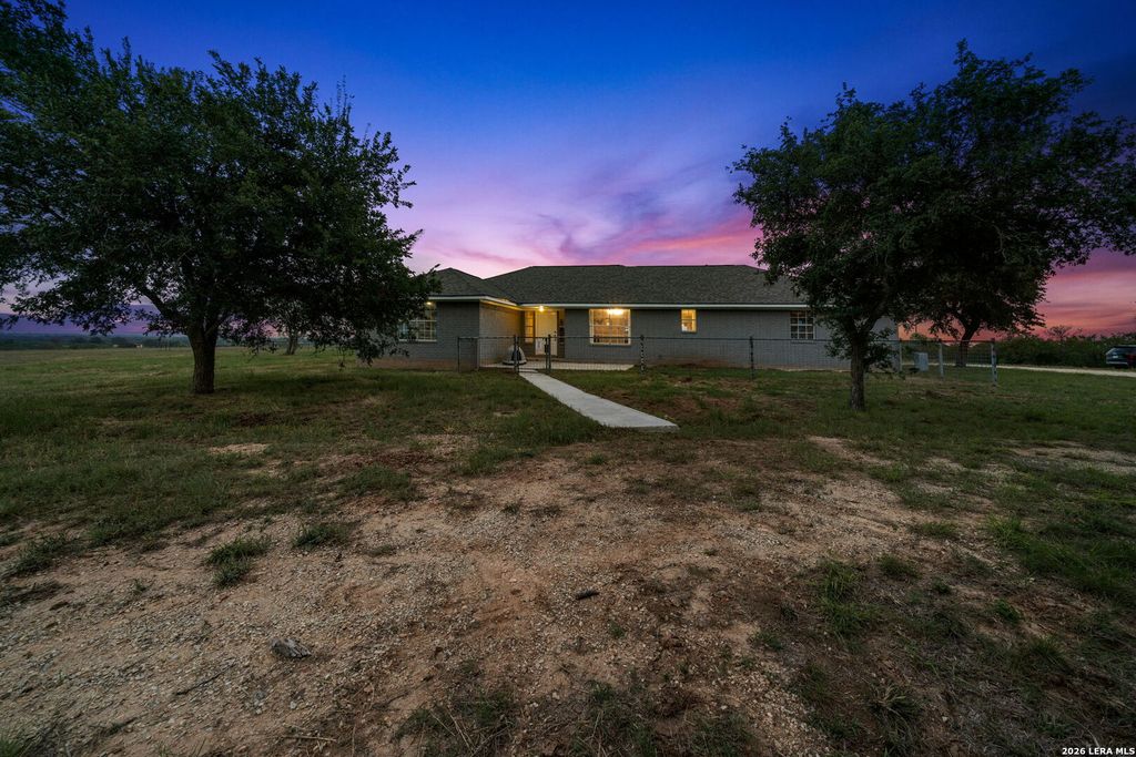 Photo of 3727 Fm 467, Seguin, TX 78155 (MLS # 1962763)