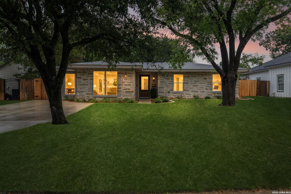 Photo of 535 BRIGHTWOOD PL, San Antonio, TX 78209 (MLS # 2001440)