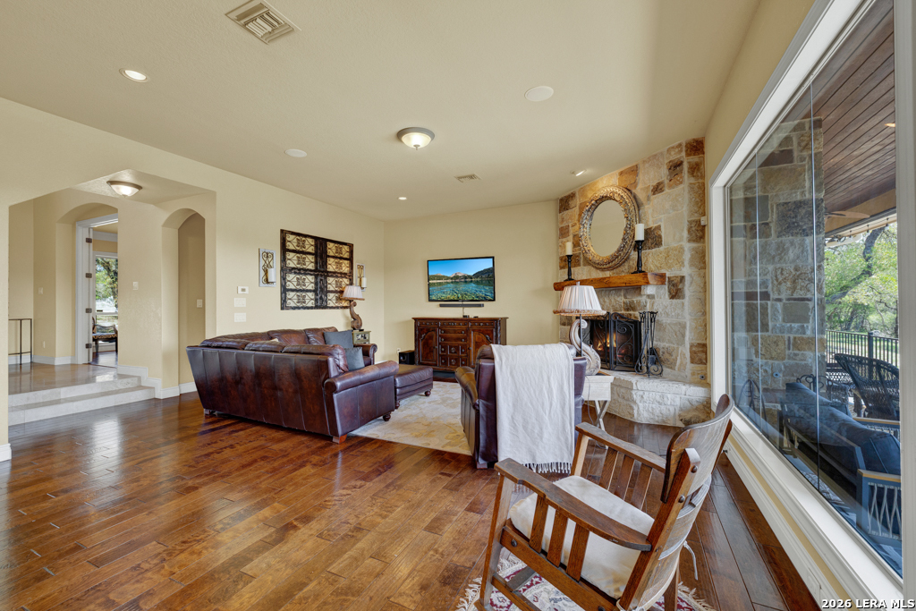 Timeless Hill Country Elegance on 10 secluded Acres with 5 acre privat – image 35