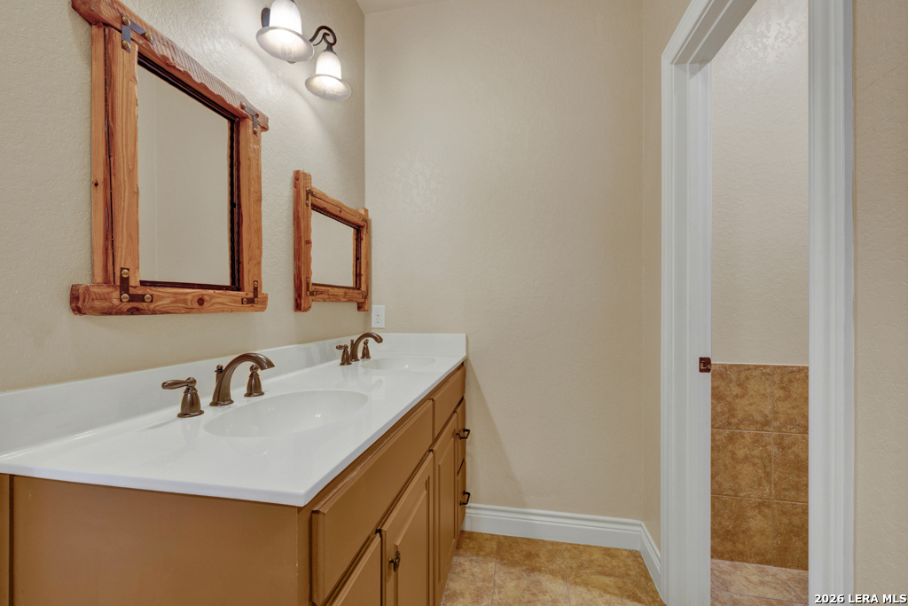 Timeless Hill Country Elegance on 10 secluded Acres with 5 acre privat – image 57