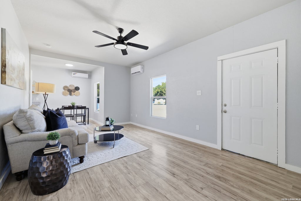 Photo of 146 ISABEL ST, San Antonio, TX 78210 (MLS # 2012004)