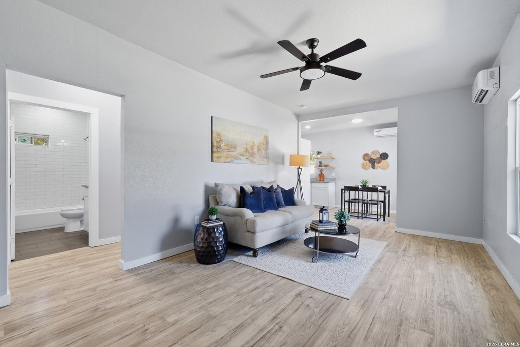 Photo of 146 ISABEL ST, San Antonio, TX 78210 (MLS # 2012004)