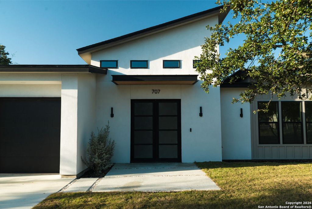 Photo of 707 Lone Circle, San Antonio, TX 78260 (MLS # 1857963)