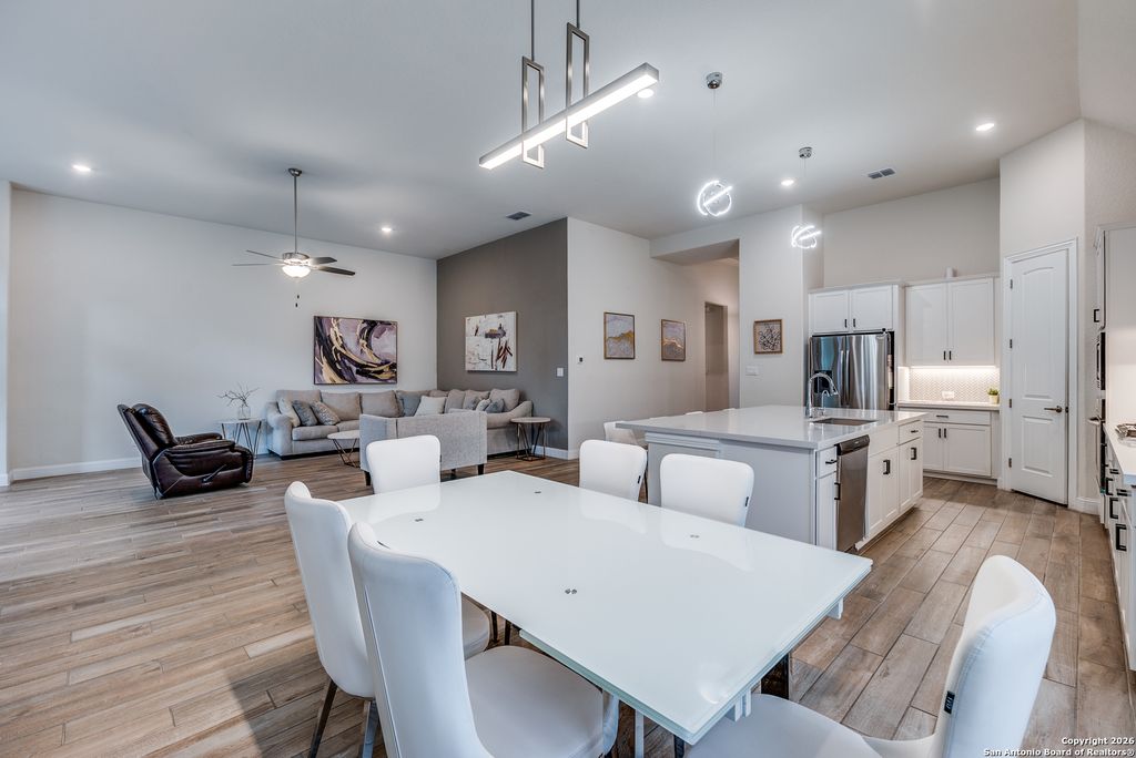 Photo of 110 Stablewood Ct, Boerne, TX 78006 (MLS # 1934310)