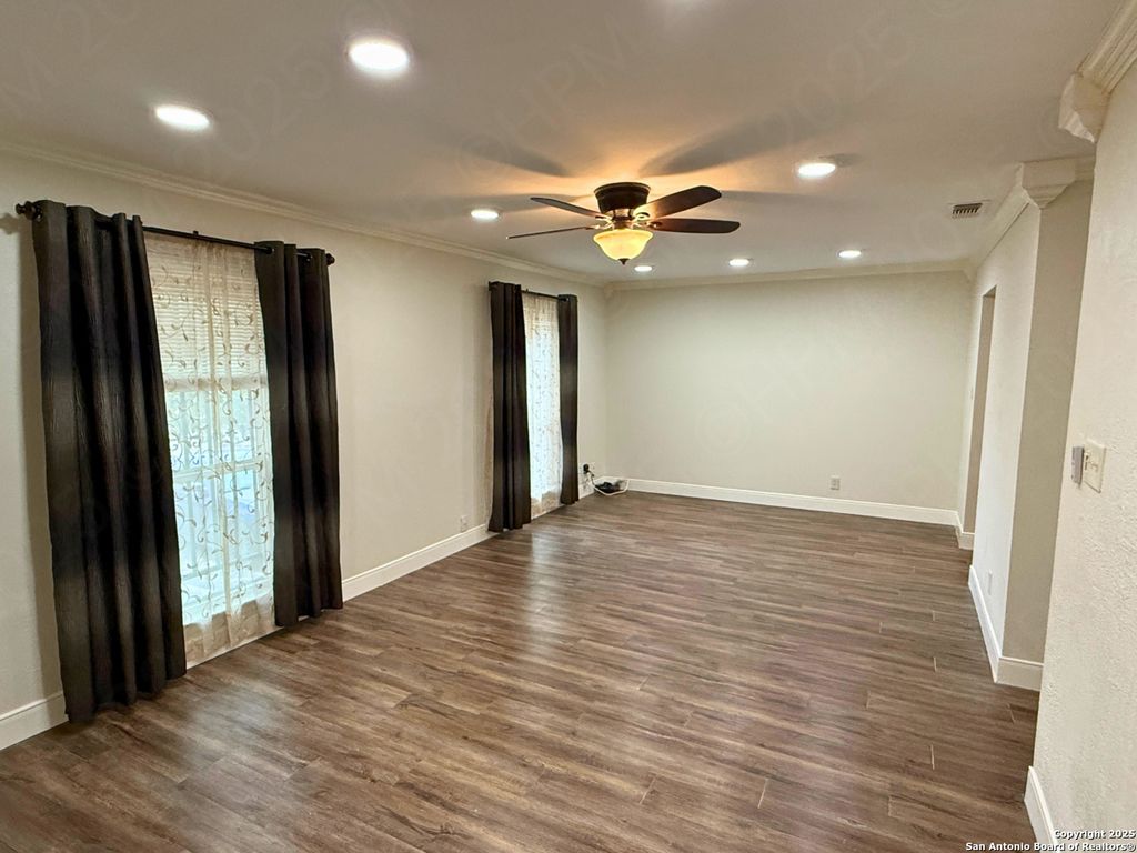 Photo of 5222 E ROLLING RIDGE DR, San Antonio, TX 78228 (MLS # 1886907)