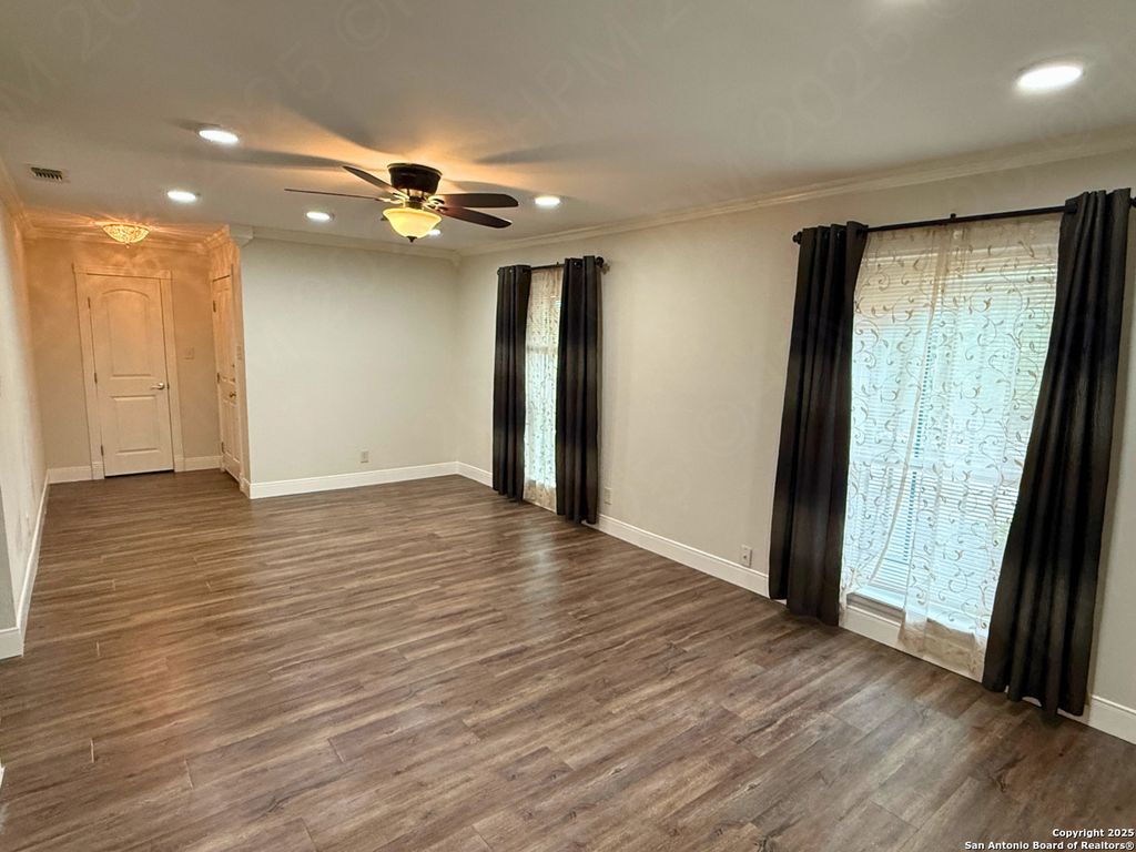 Photo of 5222 E ROLLING RIDGE DR, San Antonio, TX 78228 (MLS # 1886907)