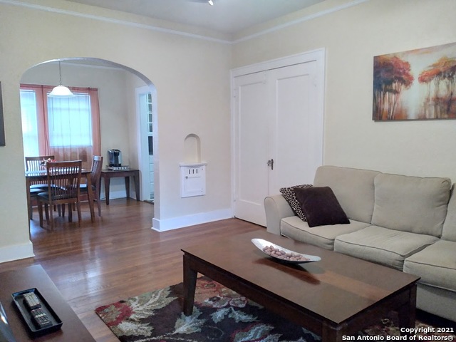 127 W Craig Pl 2