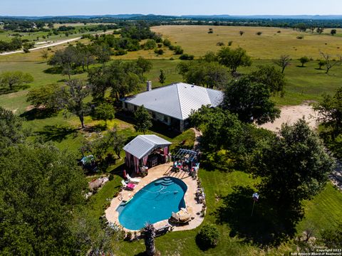 A home in Bandera