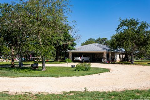 A home in Bandera