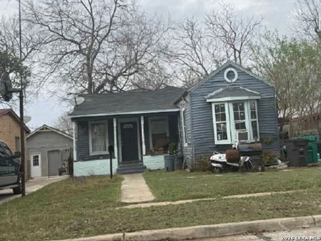 Photo of 1915 Hicks Ave, San Antonio, TX 78210 (MLS # 1950008)