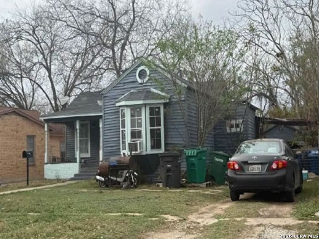 Photo of 1915 Hicks Ave, San Antonio, TX 78210 (MLS # 1950008)