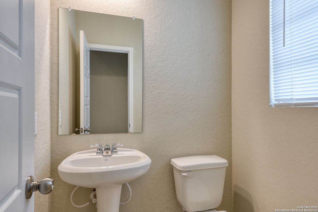 Photo of 10546 MIDSUMMER MEADOW, Converse, TX 78109 (MLS # 1918288)