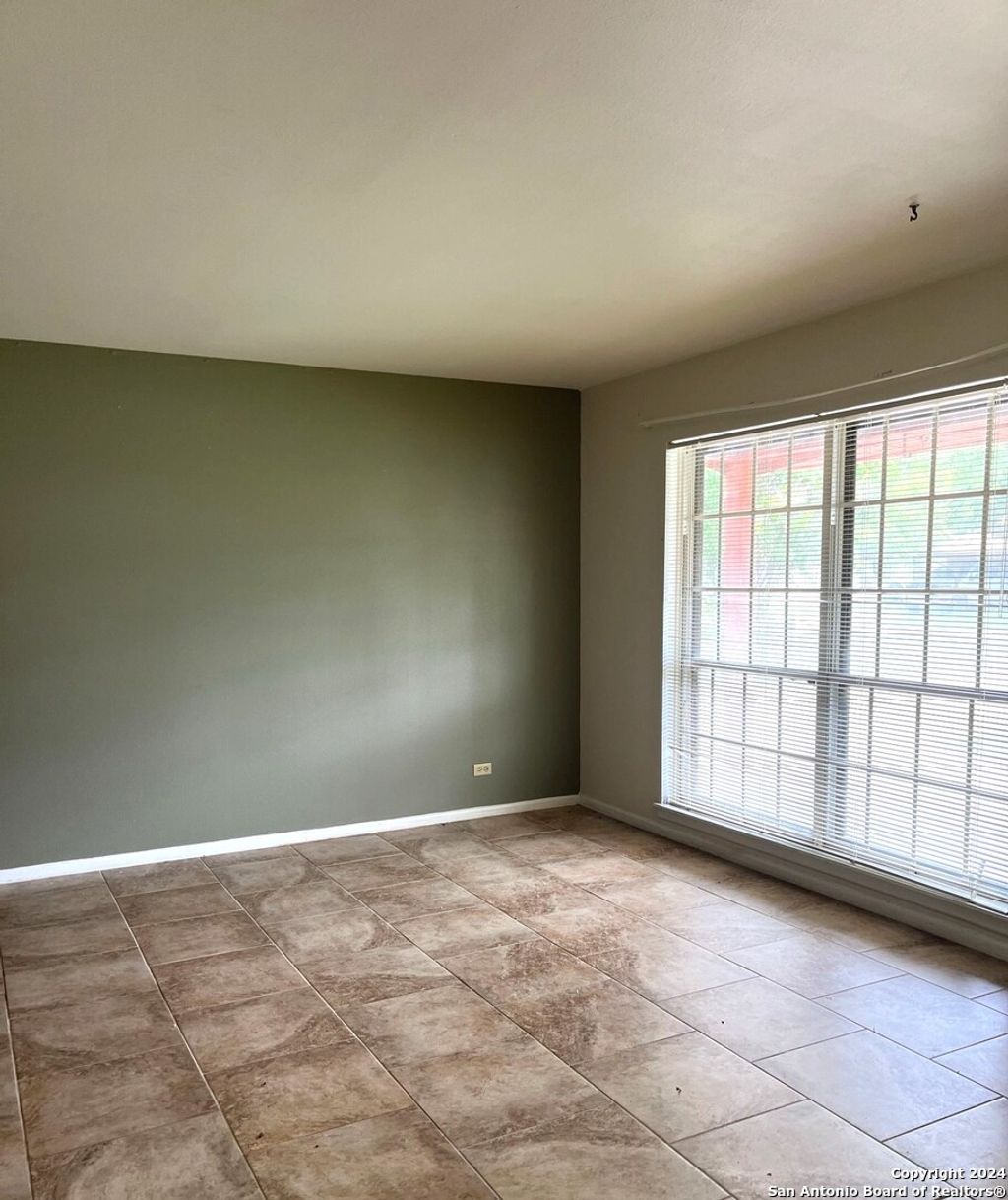 Photo of 136 Valley Oak Dr, Schertz, TX 78154 (MLS # 1957504)