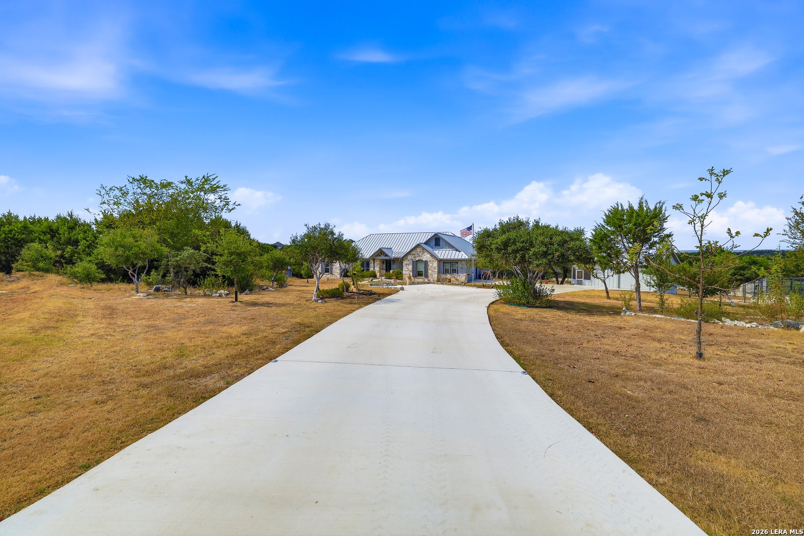 317 WHITE OAK TRL