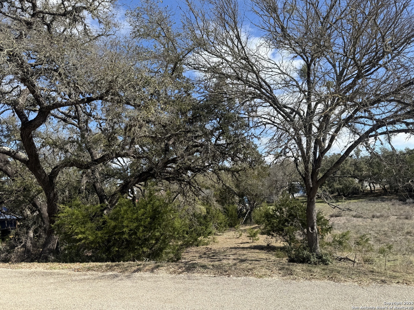 Photo 1 of 4 — 985 Deer Run Pass, Canyon Lake, TX 78133