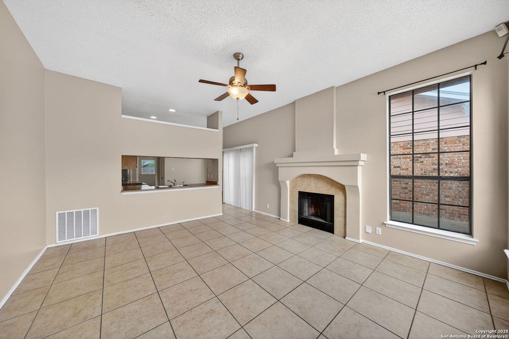 Photo of 9971 Echo Plain Dr, San Antonio, TX 78245 (MLS # 1927401)