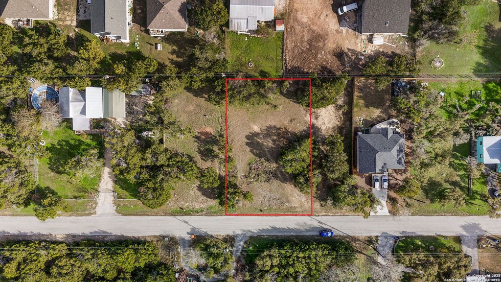 Photo of 308 Ridgerock, Canyon Lake, TX 78133 (MLS # 1892886)