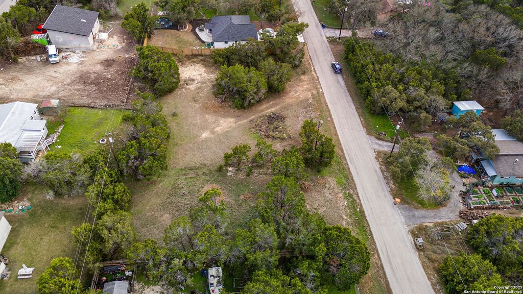 Photo of 308 Ridgerock, Canyon Lake, TX 78133 (MLS # 1892886)