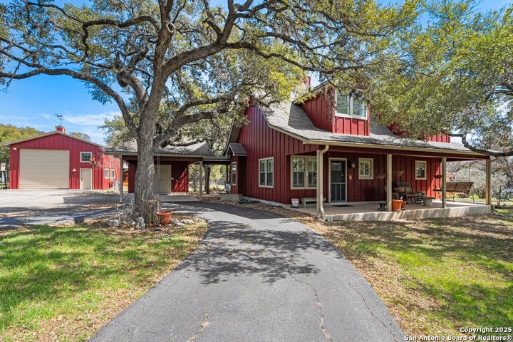 Photo 1 of 22 — 2365 LAKESHORE DR, Canyon Lake, TX 78133