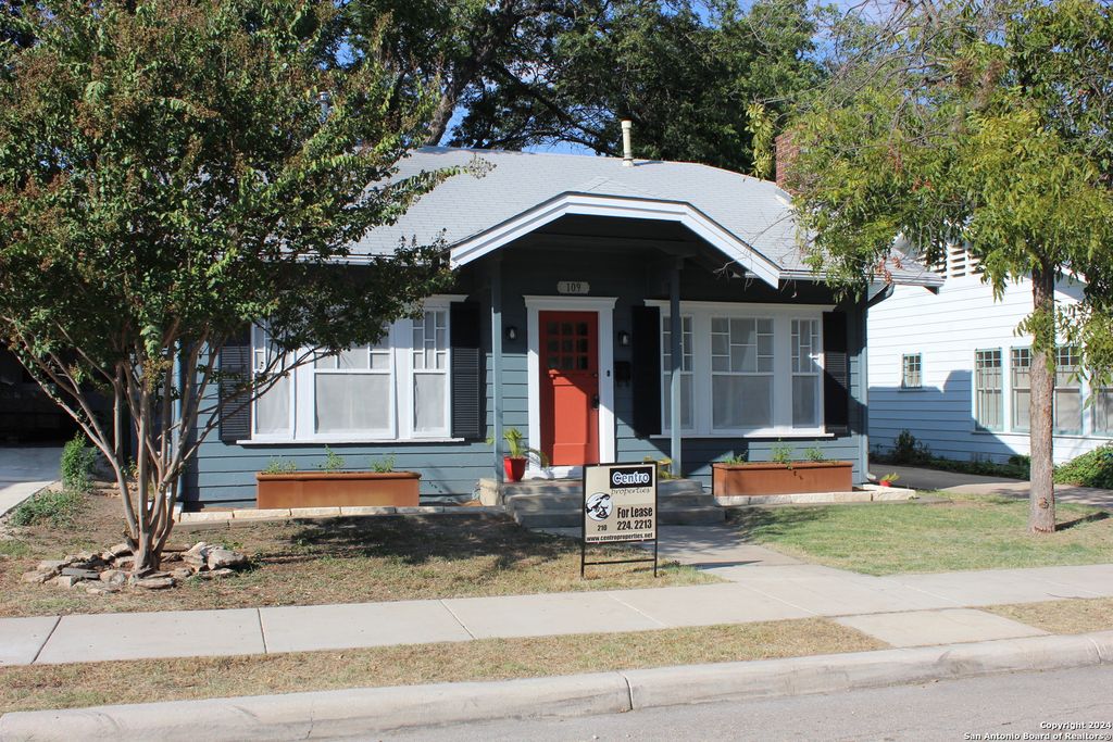 Photo of 109 Magnolia Drive, San Antonio, TX 78212 (MLS # 1926479)