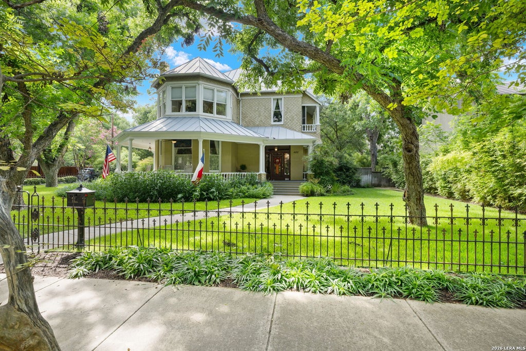 Photo of 402 Madison, San Antonio, TX 78204 (MLS # 1990064)