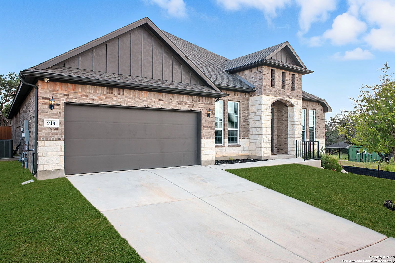 914 Gyngell Ln
