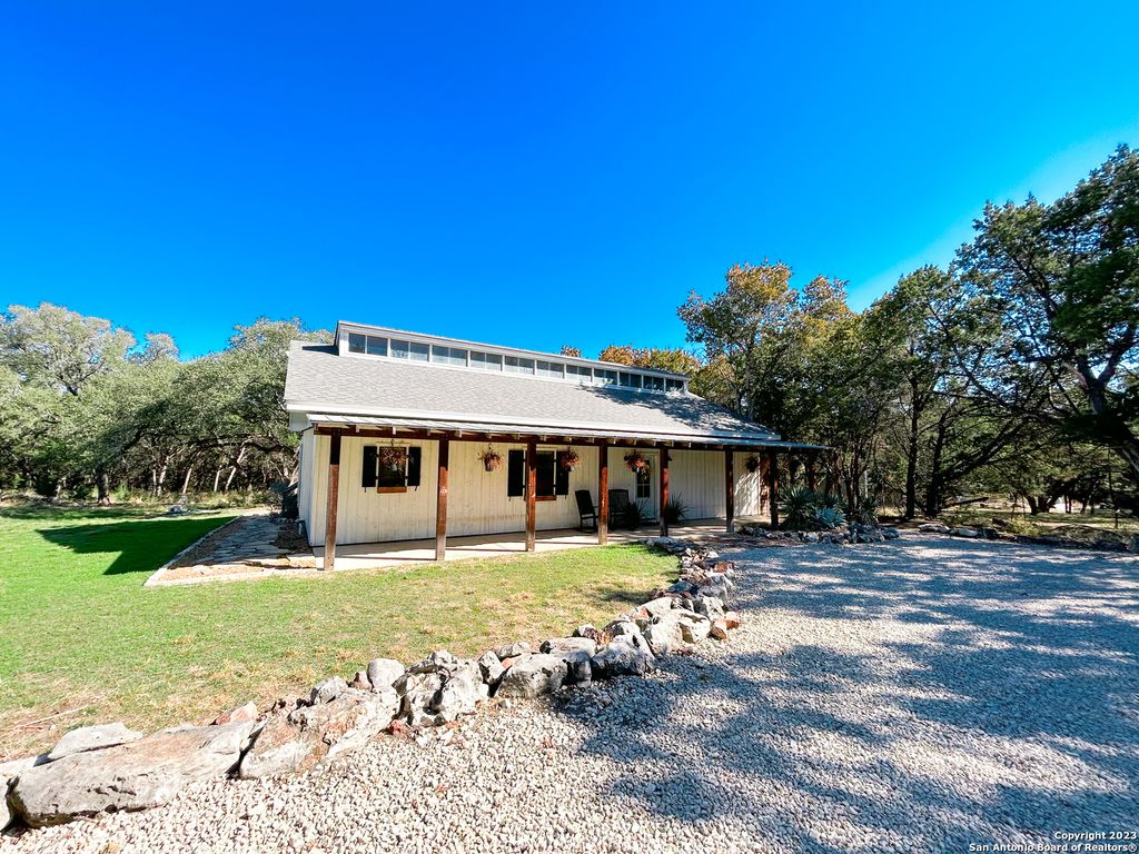 Photo of 2347 Rock Grove, New Braunfels, TX 78132 (MLS # 1919825)