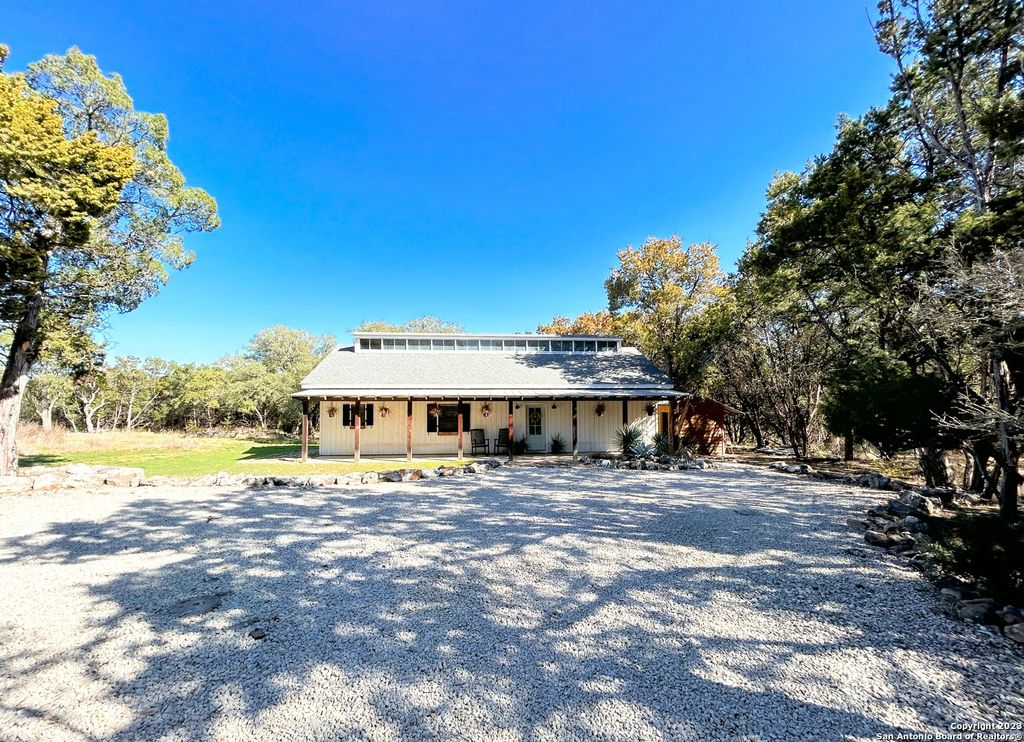 Photo of 2347 Rock Grove, New Braunfels, TX 78132 (MLS # 1919825)