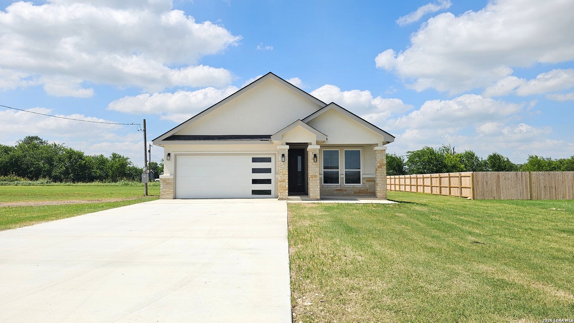 Photo 1 of 44 — 12611 Toro Dr, Atascosa, TX 78002