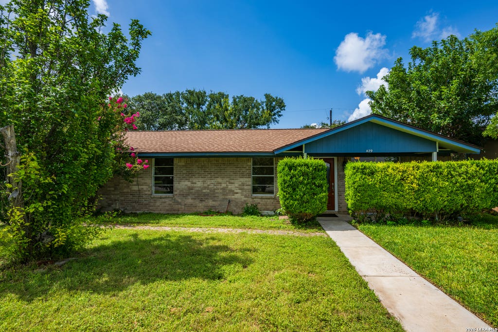 Photo of 429 MOONWIND DR, Uvalde, TX 78801 (MLS # 1994222)