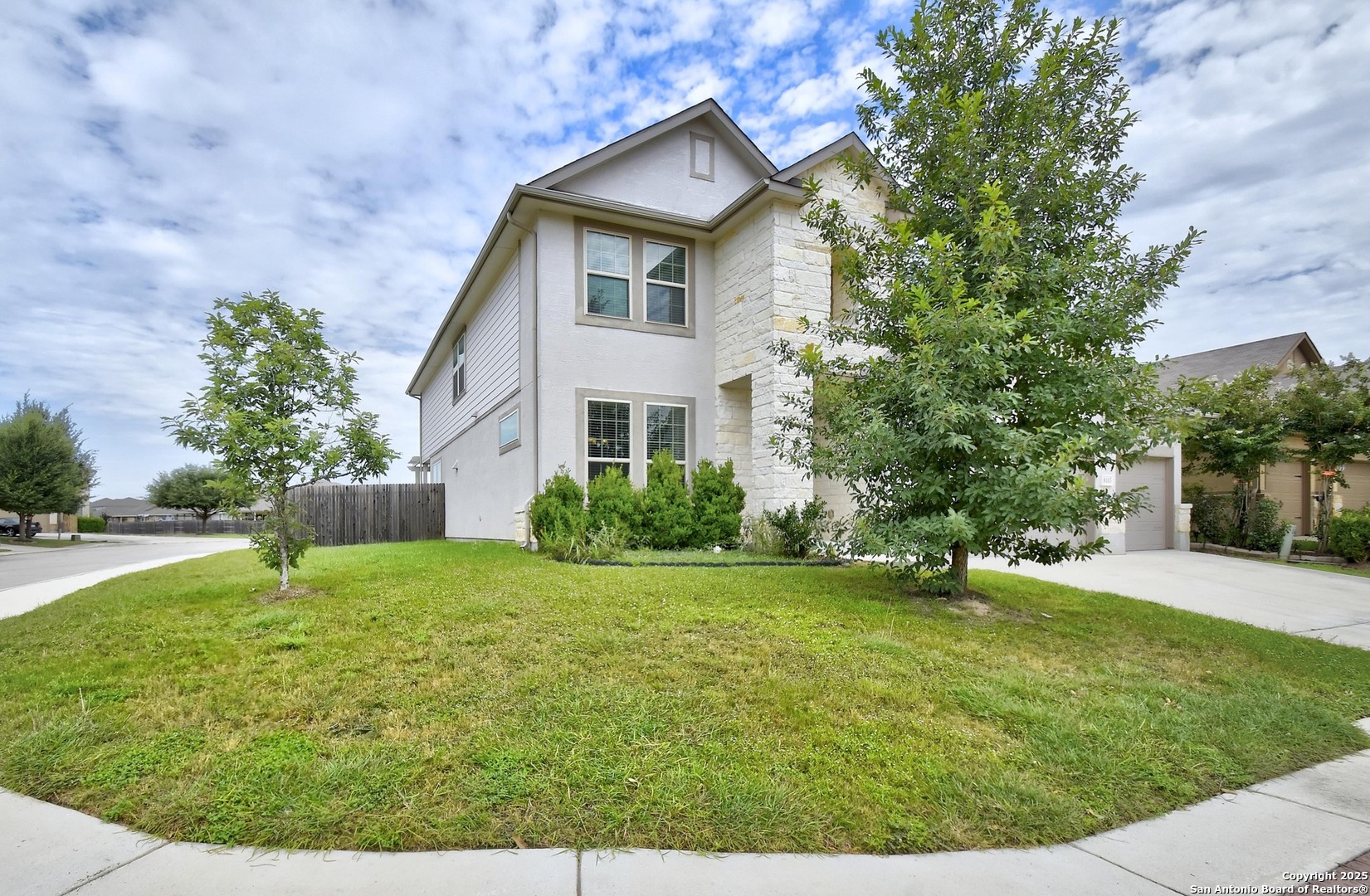 8103 Lovela Bend