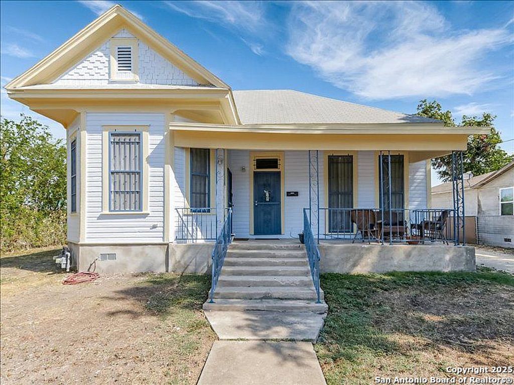 Photo of 103 Edinburg St, San Antonio, TX 78210 (MLS # 1930957)