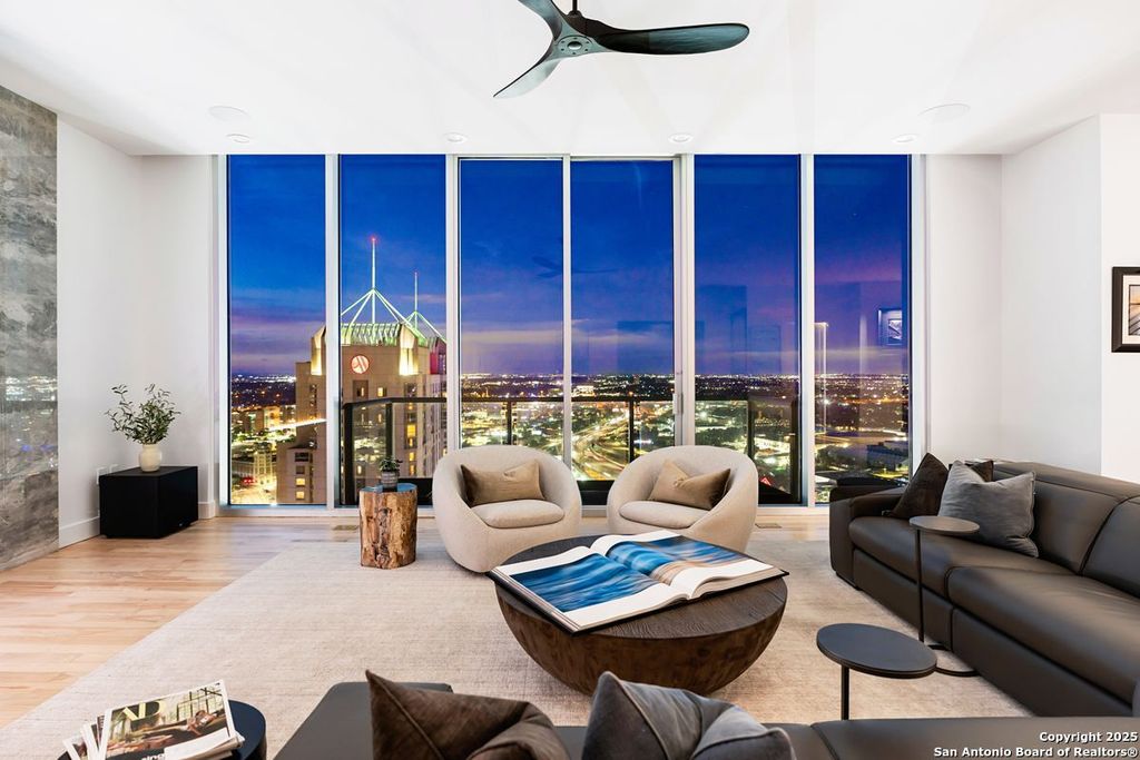 Photo of 610 E Market 3304 #3304, San Antonio, TX 78205 (MLS # 1930012)