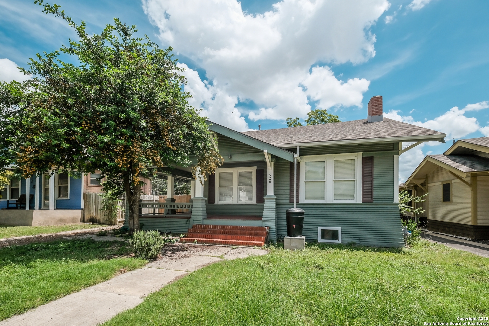 626 W Summit