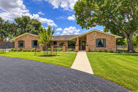 Photo of 1001 FAWN DR, Schertz, TX 78154 (MLS # 2022565)