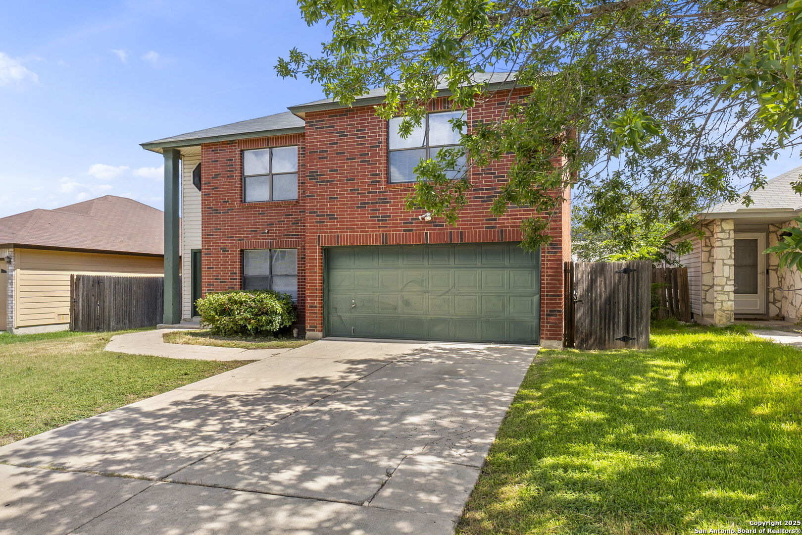 8023 Chestnut Cedar