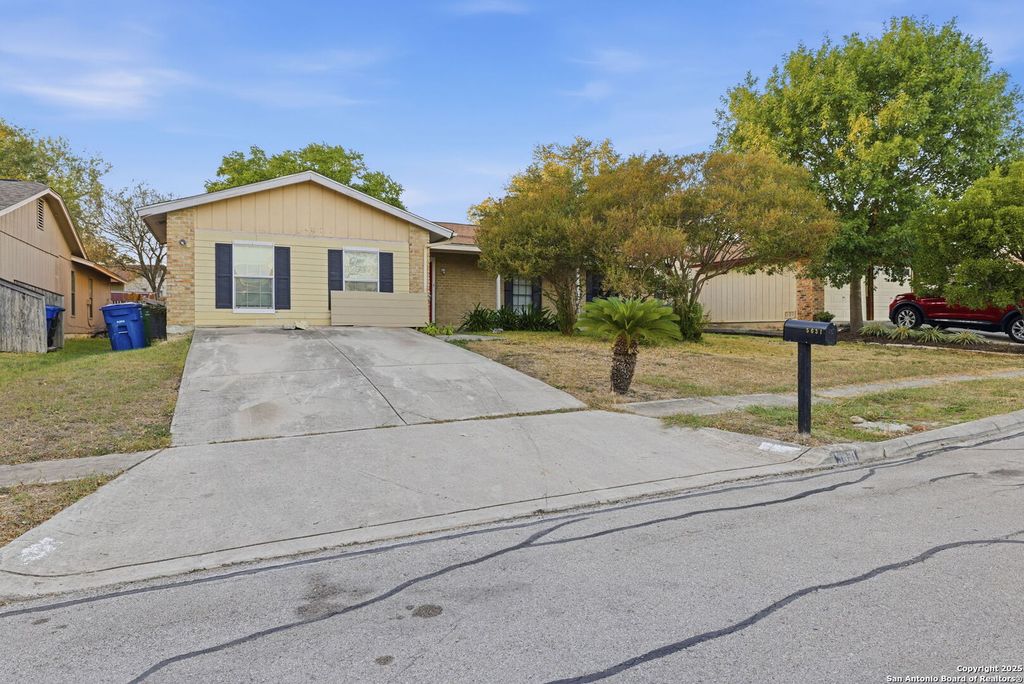 Photo of 5631 Wood Oak, San Antonio, TX 78233 (MLS # 1926273)