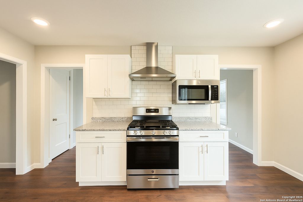 Photo of 2307 Hicks, San Antonio, TX 78210 (MLS # 1923979)