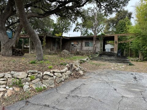 A home in Canyon Lake