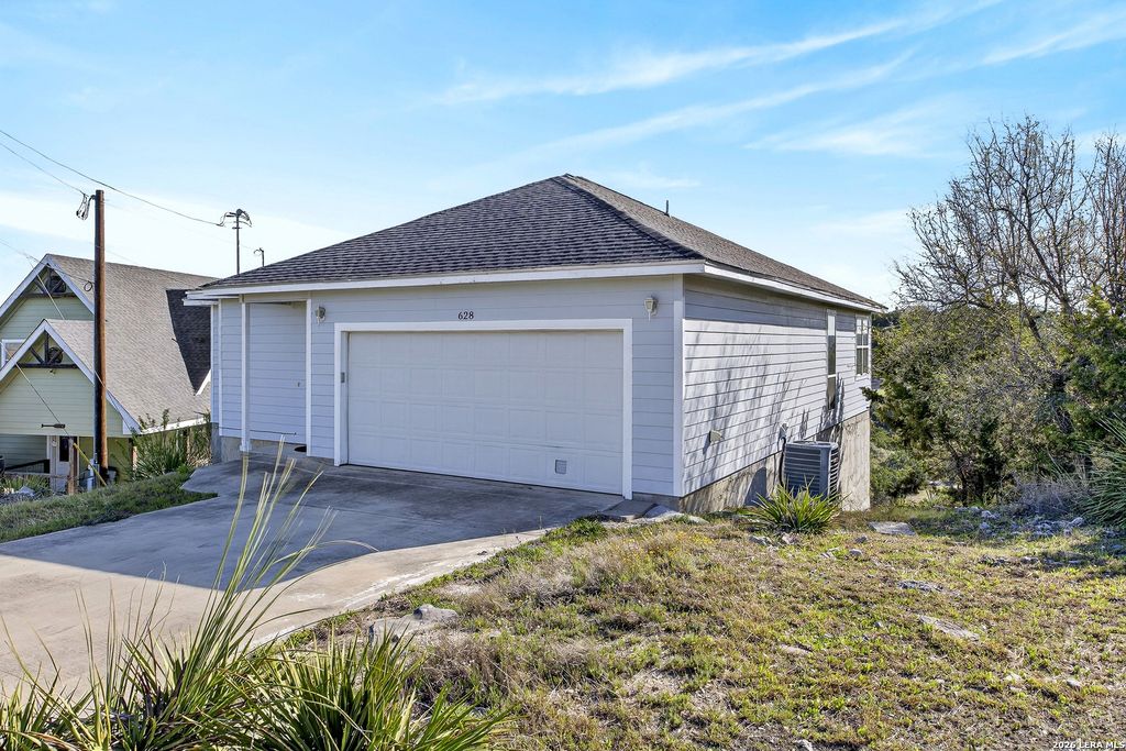 Photo of 628 Cloud Top, Canyon Lake, TX 78133 (MLS # 1951479)