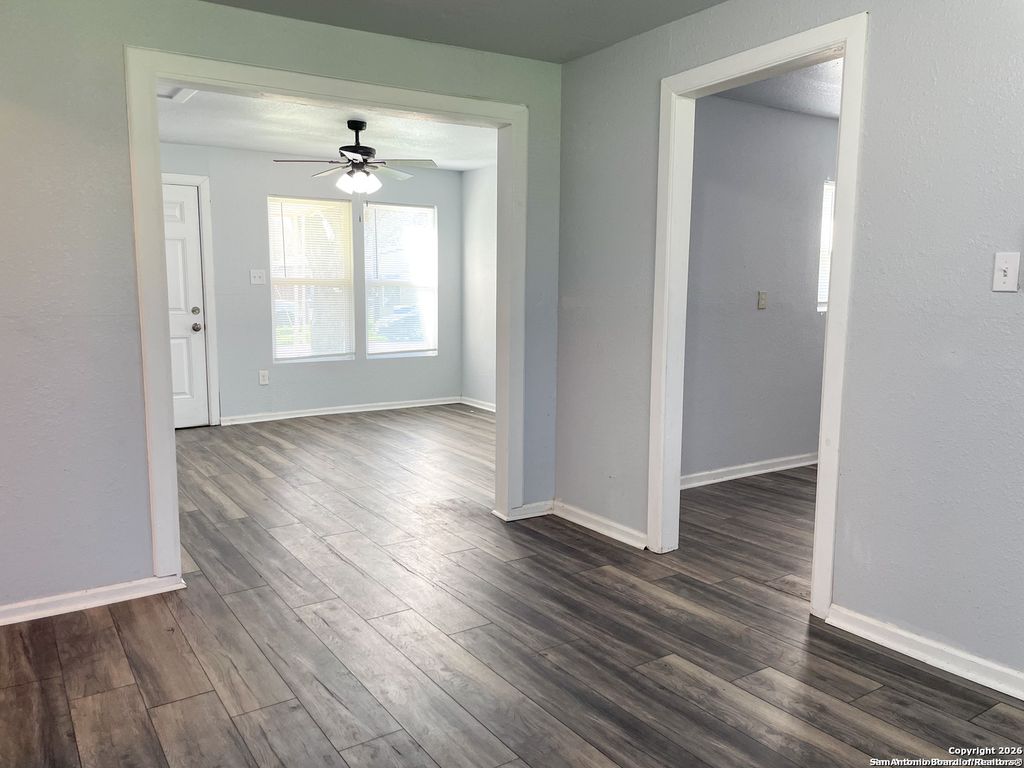 Photo of 510 Avenue C, Seguin, TX 78155 (MLS # 1933077)