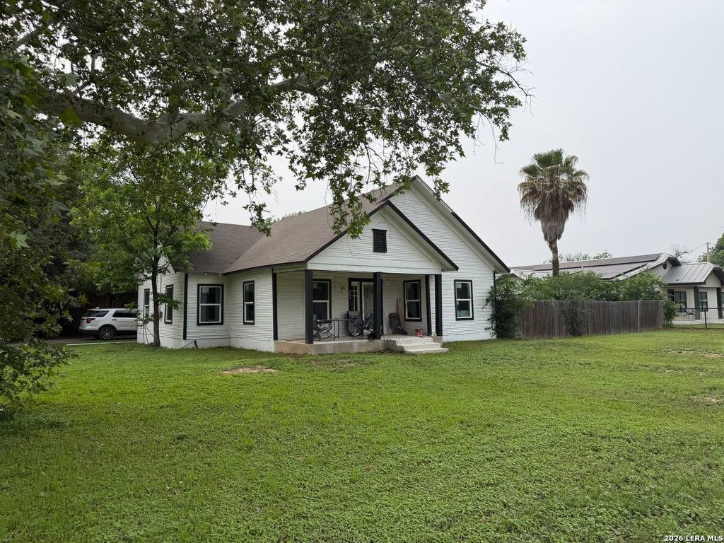 Photo of 703 N HIGH ST, Uvalde, TX 78801 (MLS # 1965107)