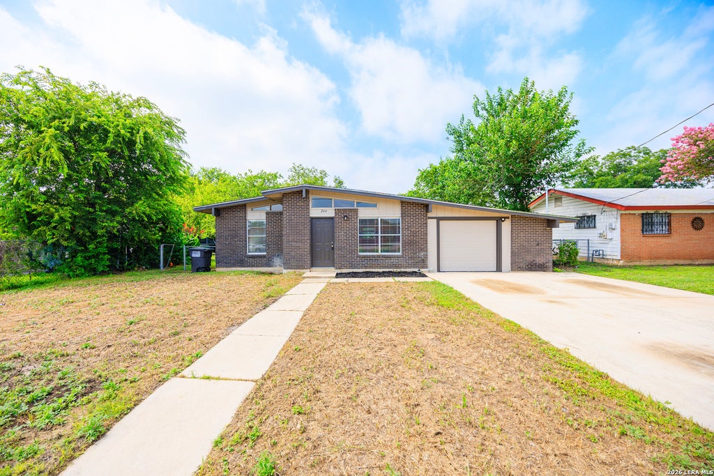 Photo of 266 BANGOR DR, San Antonio, TX 78228 (MLS # 1993919)