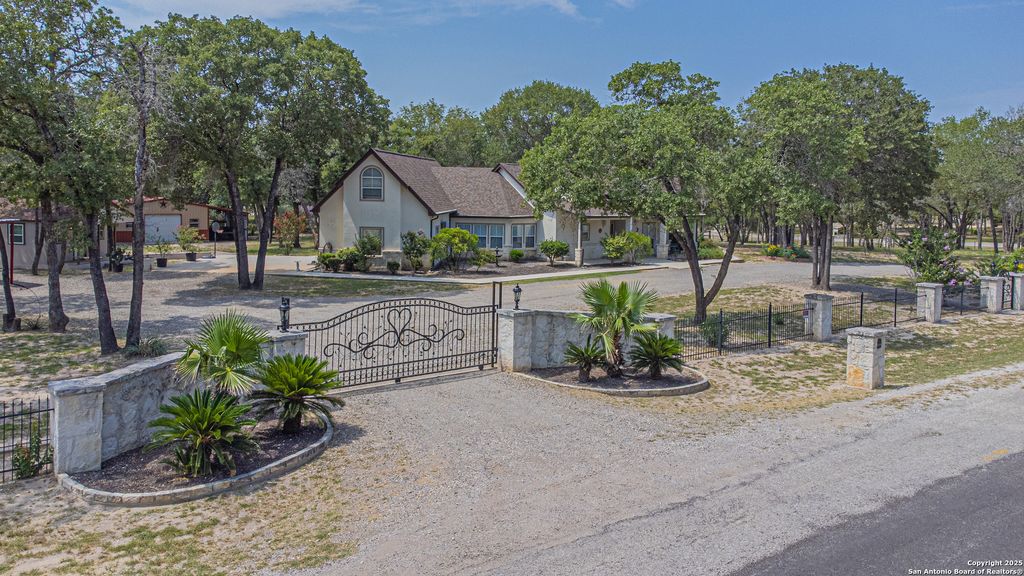 Photo of 323 SHANNON RIDGE DR., Floresville, TX 78114 (MLS # 1923150)